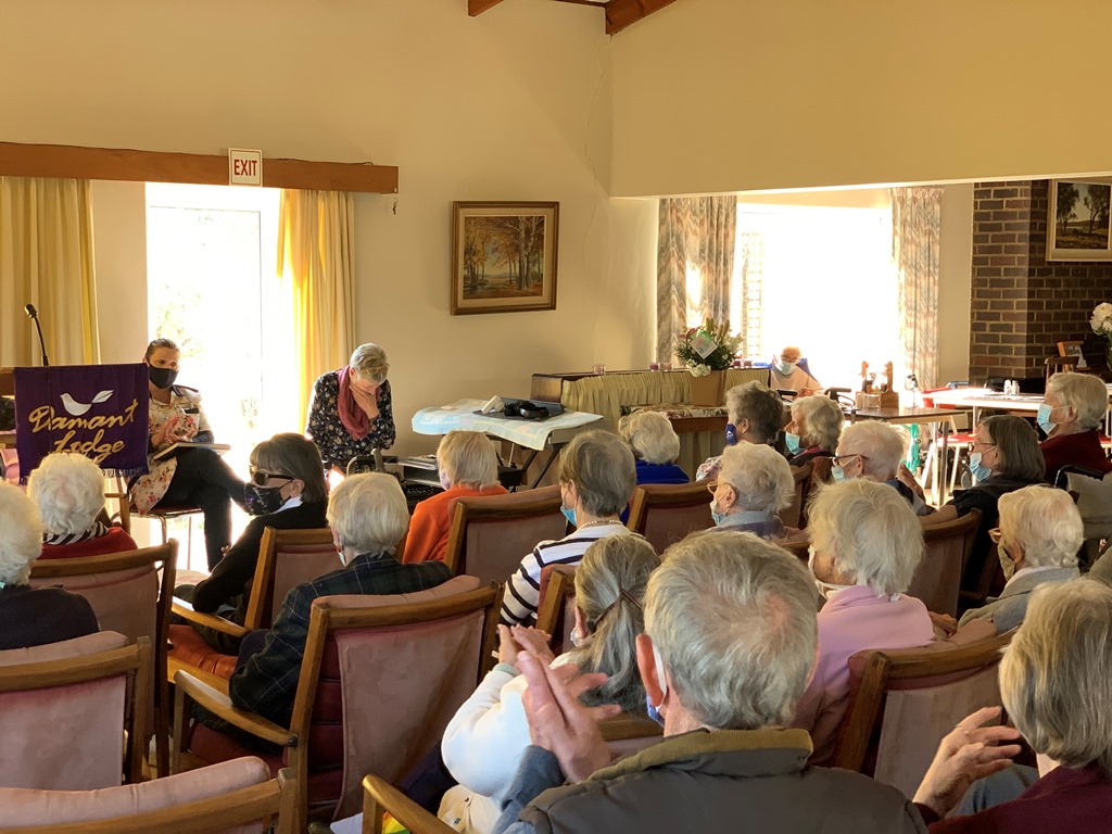 damant_lodge_residents09